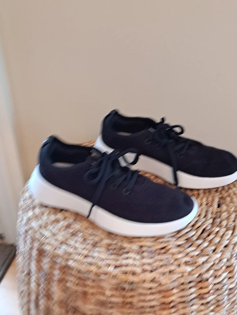 Allbirds Womens Tree Runnee Go Athleisure/Walking Blavk Knit Sneakers 8
